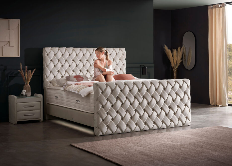 Luxus Boxspringbett Crowne in Velours - Altweiß