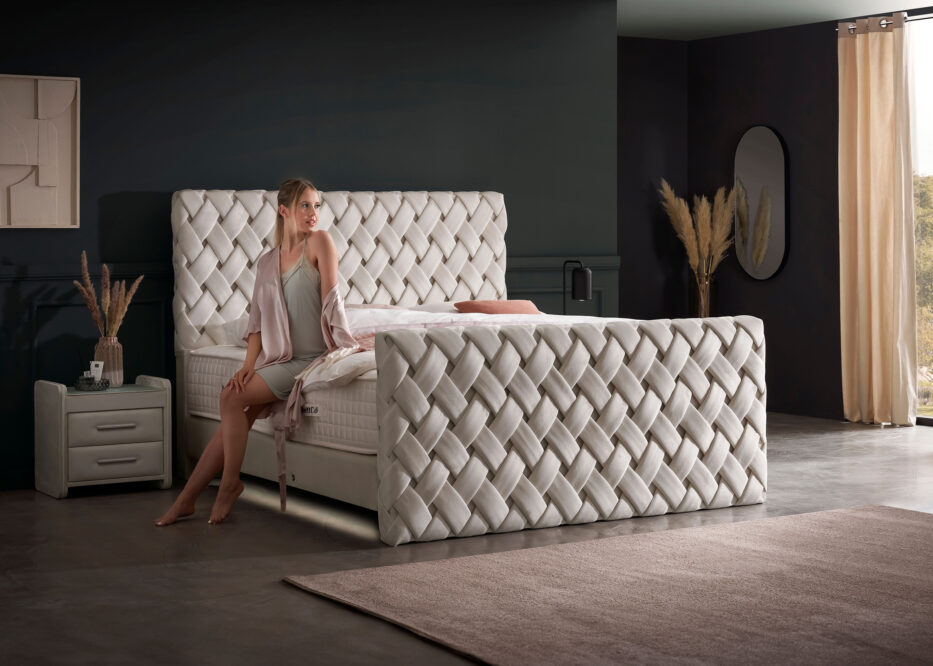 Luxus Boxspringbett Crowne in Velours - Altweiß
