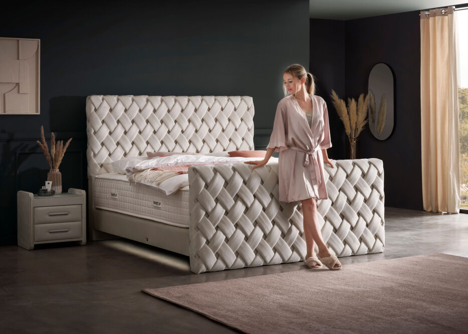 Luxus Boxspringbett Crowne in Velours - Altweiß