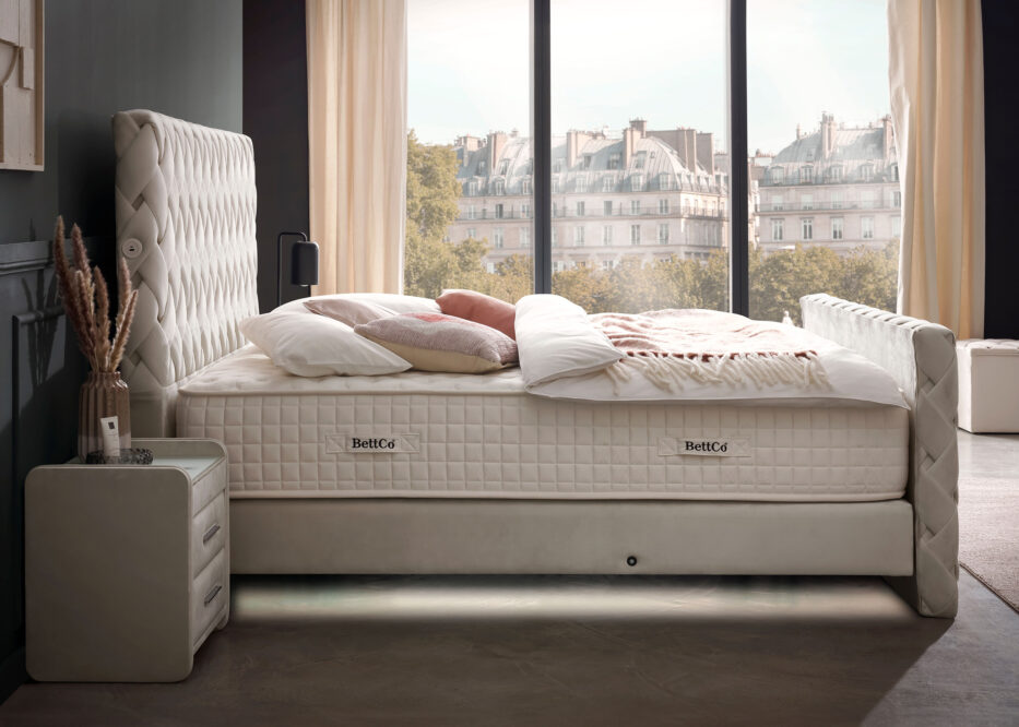 Luxus Boxspringbett Crowne in Velours - Altweiß