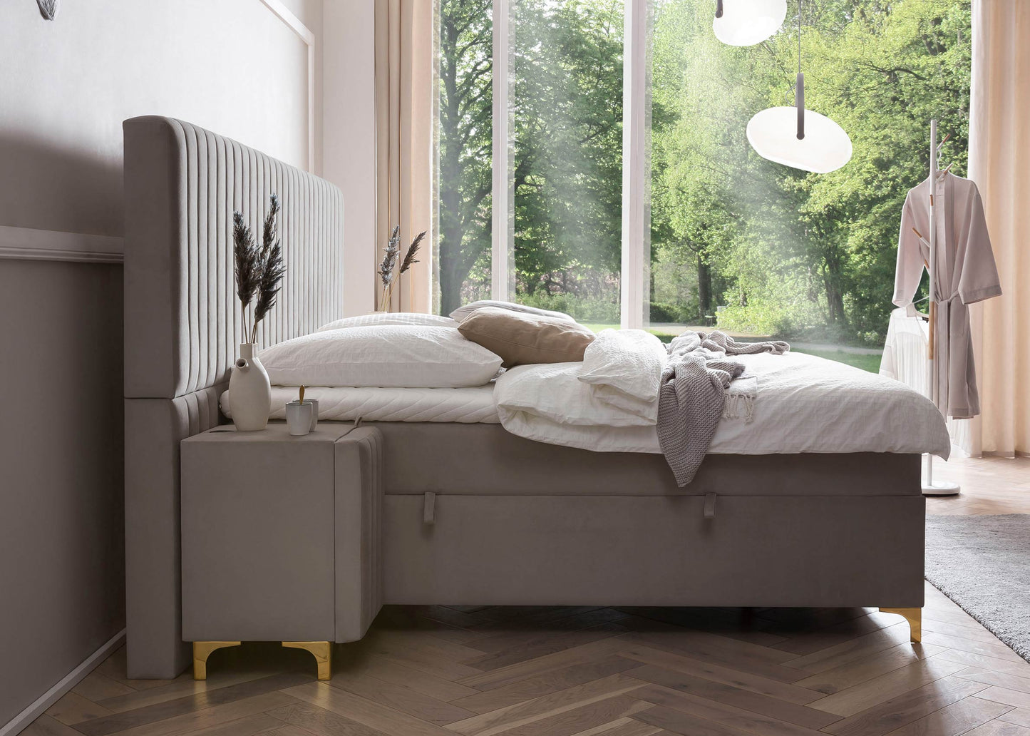 Boxspringbett mit Bettkasten in Vxelours Grand Paris