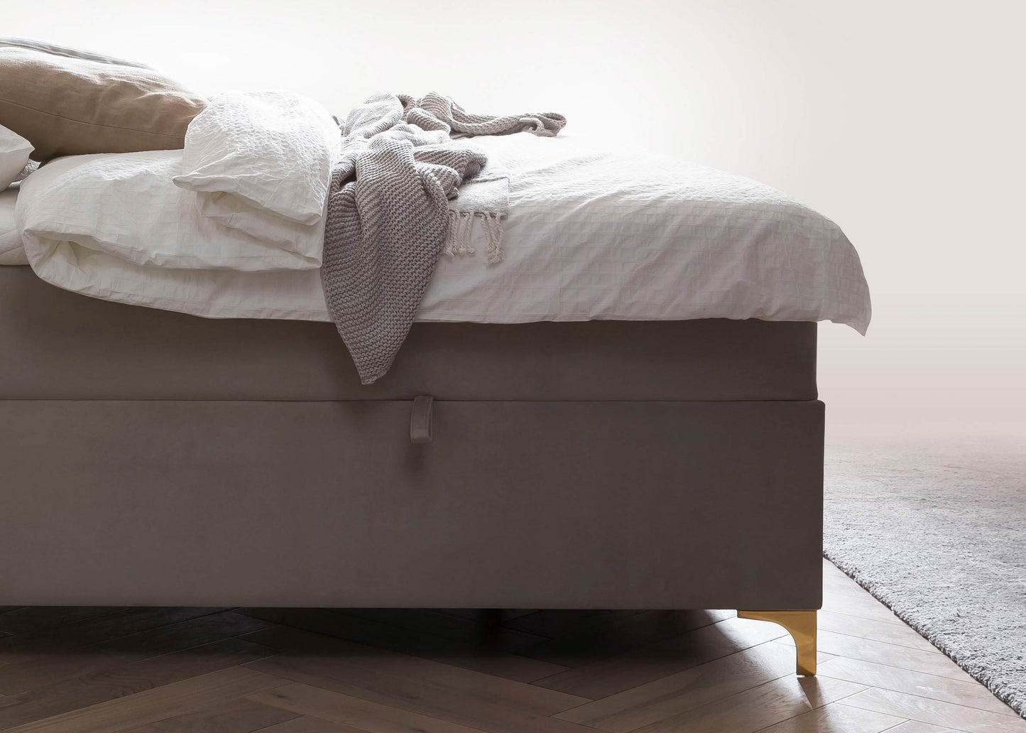 Boxspringbett mit Bettkasten in Vxelours Grand Paris