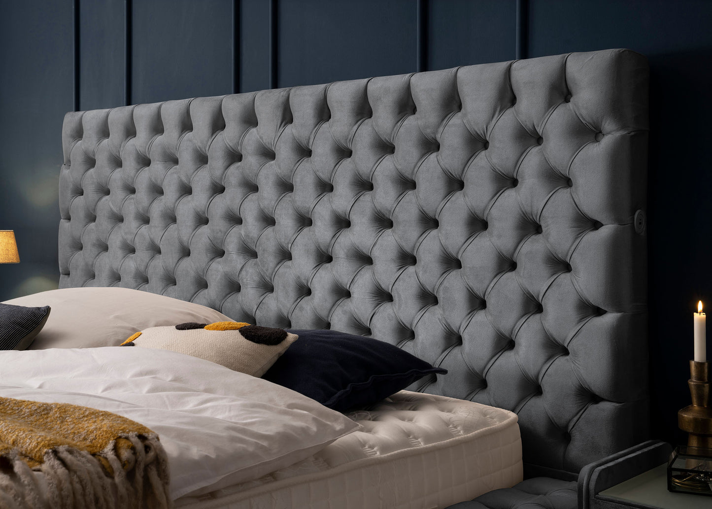 Luxus Bett mit Bettkasten in Velours Plaza
