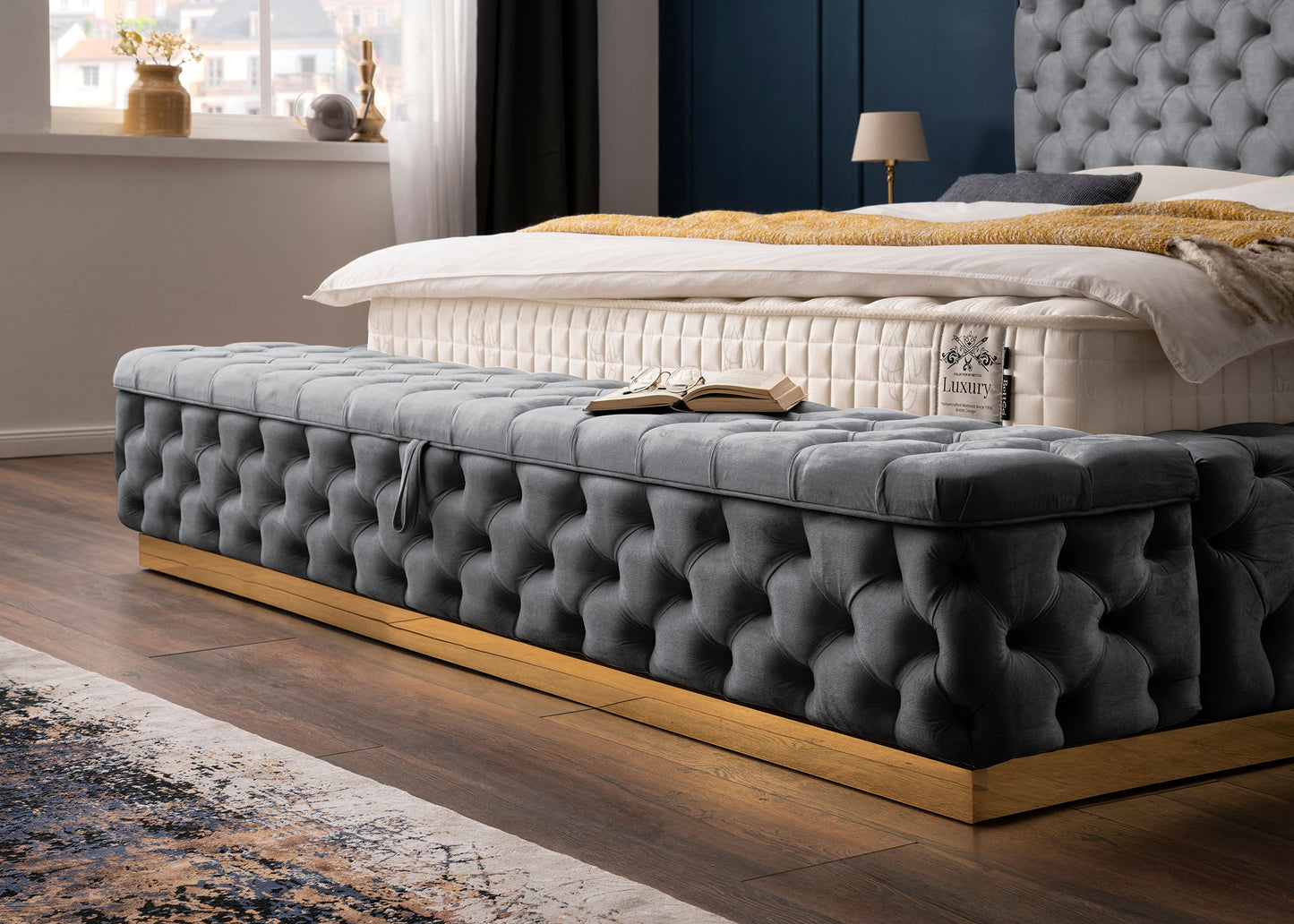 Luxus Bett mit Bettkasten in Velours Plaza