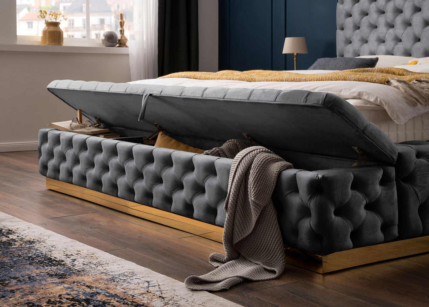 Luxus Bett mit Bettkasten in Velours Plaza